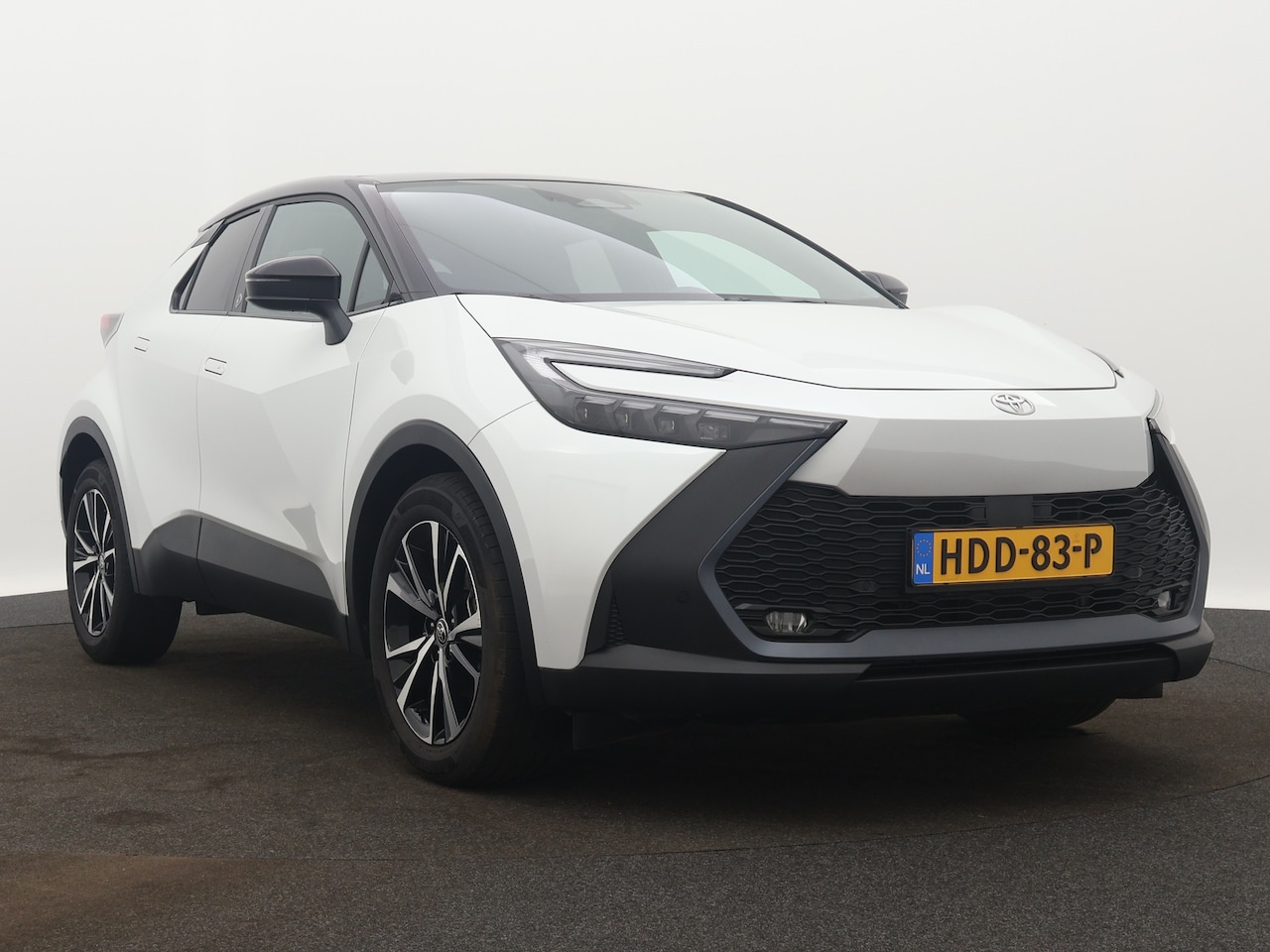 Toyota C-HR - 2.0 Hybrid 200 First Edition Limited | Dodehoekdetector | Stuur-/Stoelverwarming | Navigat - AutoWereld.nl