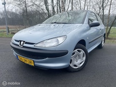 Peugeot 206 - 1.4 XT Automaat