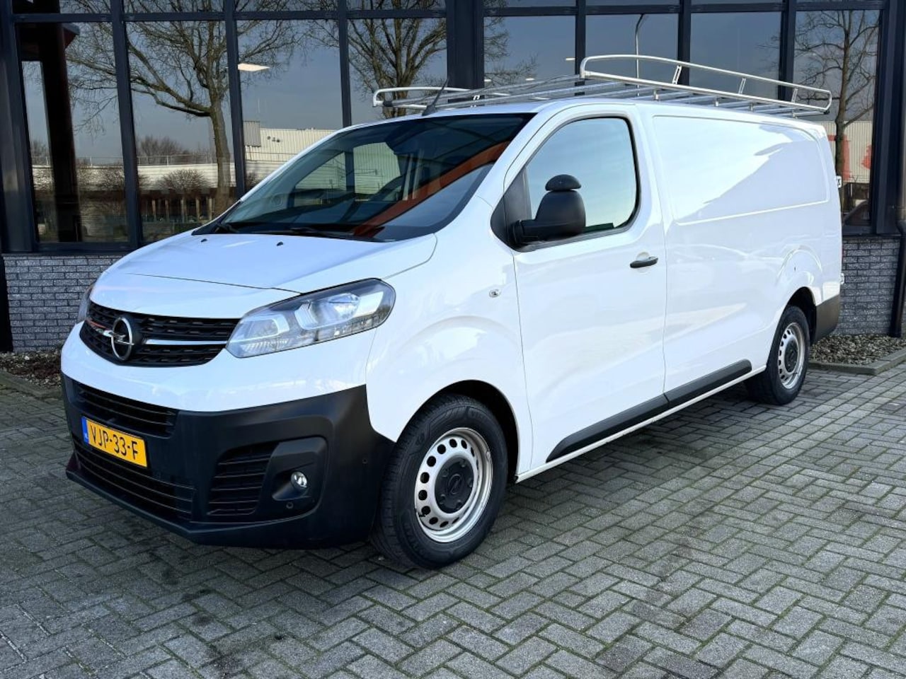 Opel Vivaro - 2.0 CDTI L3H1 Edition | Navi | imperiaal | PDC ! - AutoWereld.nl