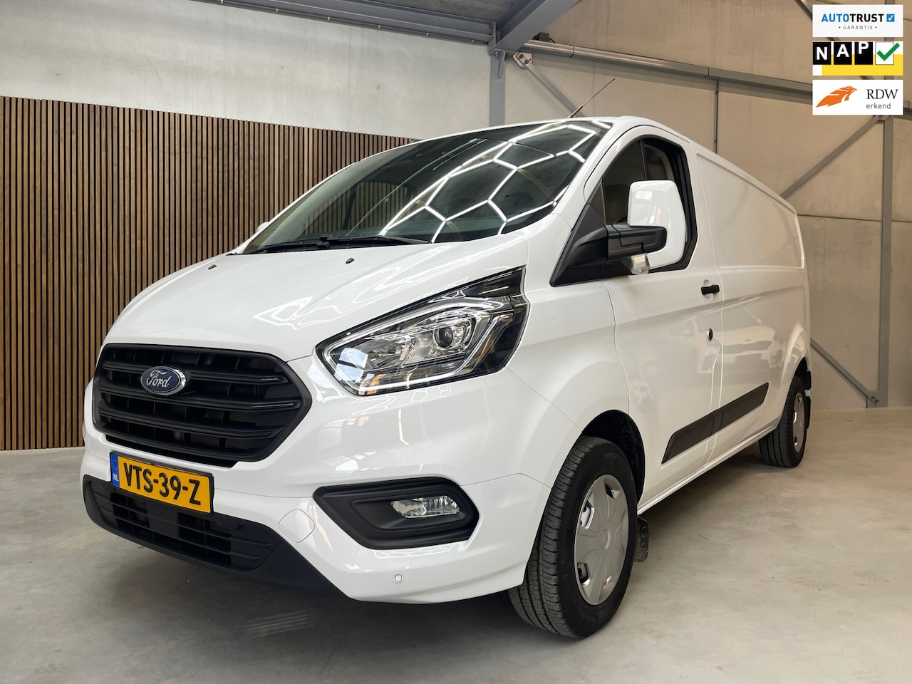 Ford Transit Custom - 300 2.0 TDCI 130PK L2H1 Trend NIEUW en BPM VRIJ!!! - AutoWereld.nl