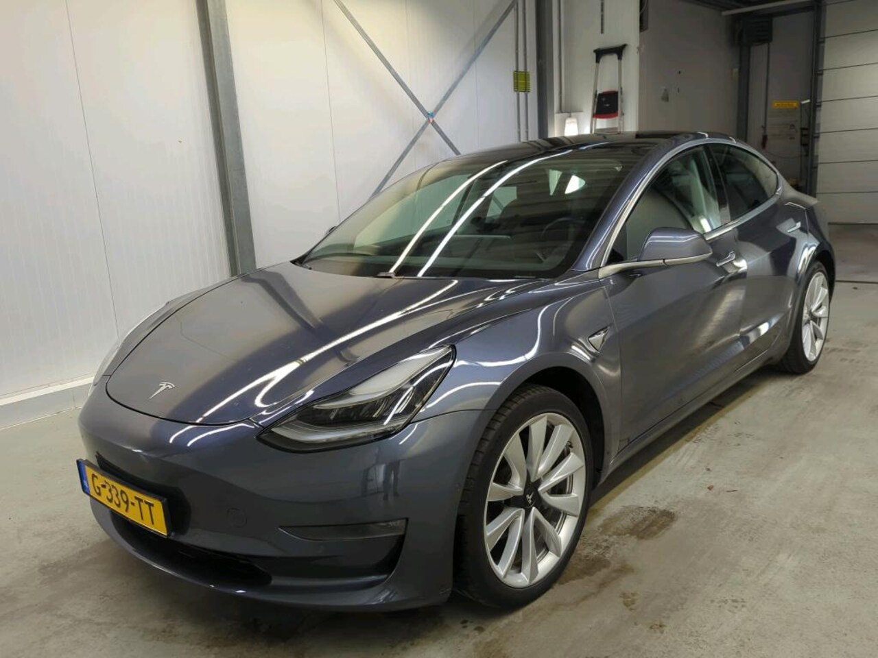 Tesla Model 3 - Long-Range AWD 351pk 75 kWh [ TREKHAAK+19" LMV+AUTOPILOT+620KM WLTP! ] - AutoWereld.nl