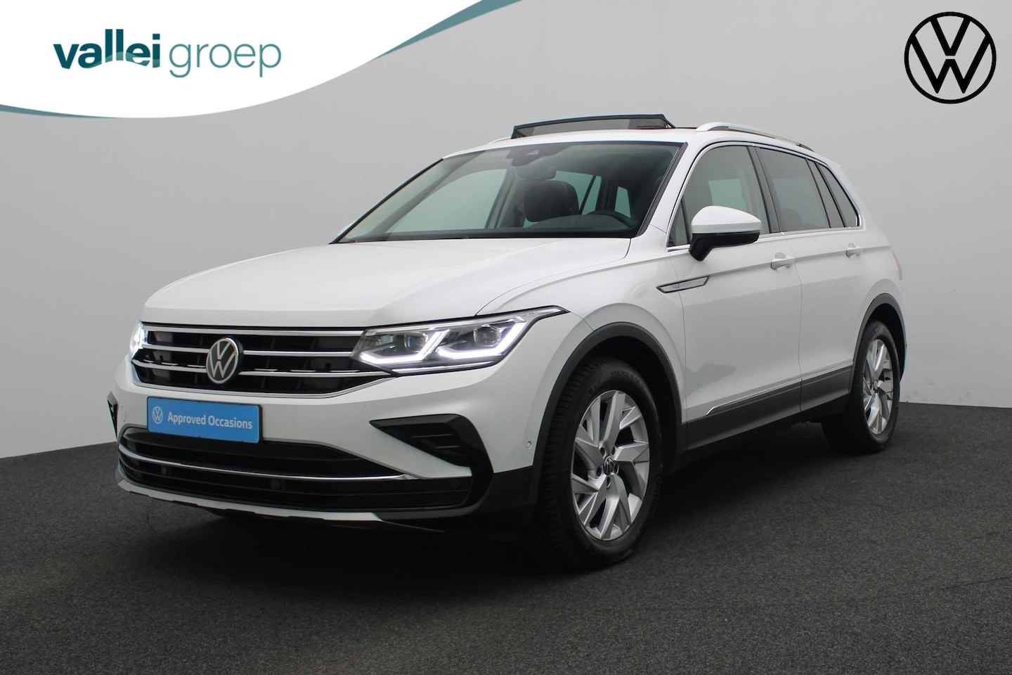 Volkswagen Tiguan - 1.5 TSI 150PK DSG Elegance | Pano | Trekhaak | IQ Light | Stoel-/achterbankverwarming | Ca - AutoWereld.nl