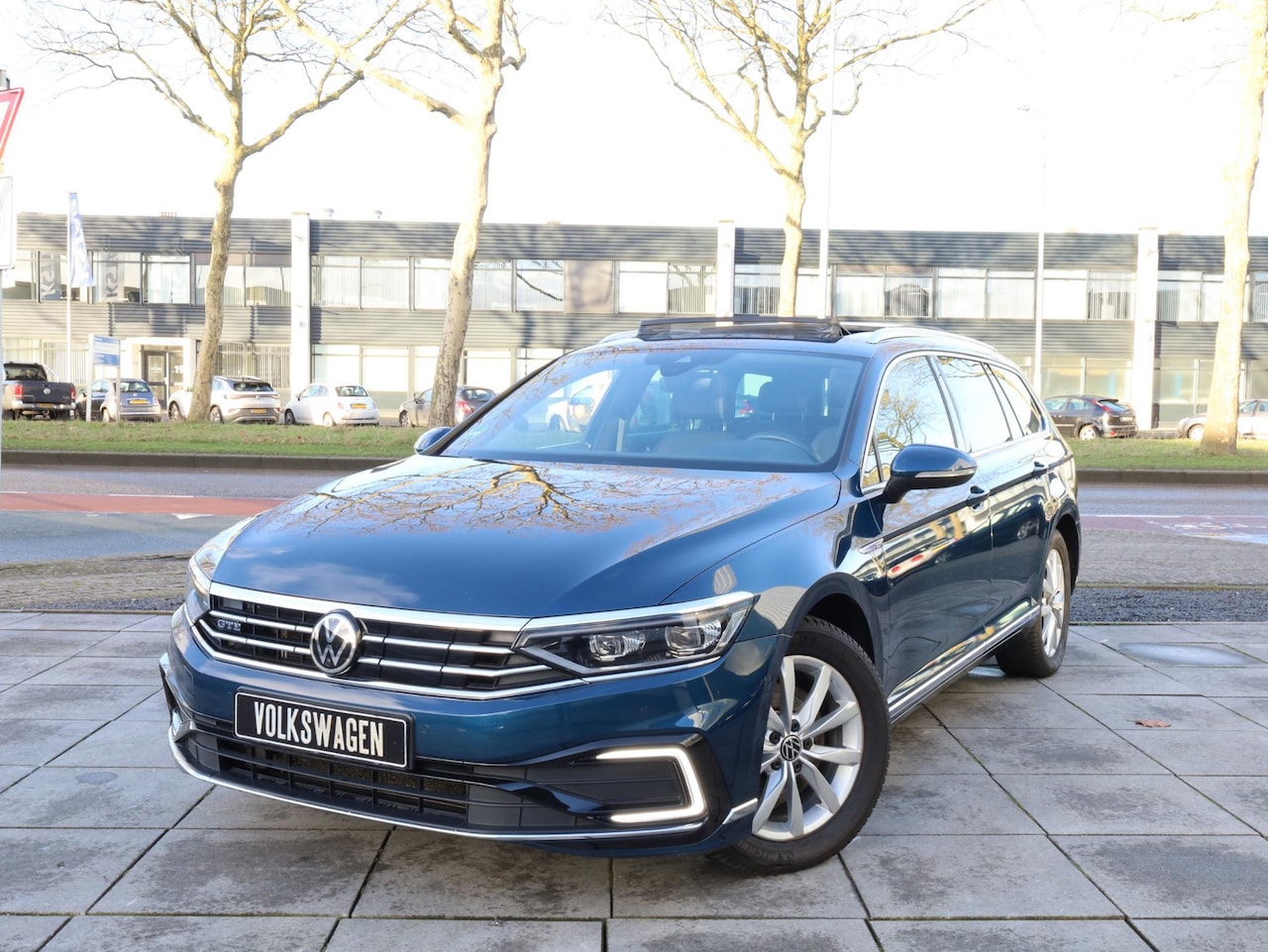 Volkswagen Passat Variant - GTE 1.4 TSI PHEV 218PK | Panodak | 360°Camera | Standkachel | Head-up | Virtual | Keyless - AutoWereld.nl