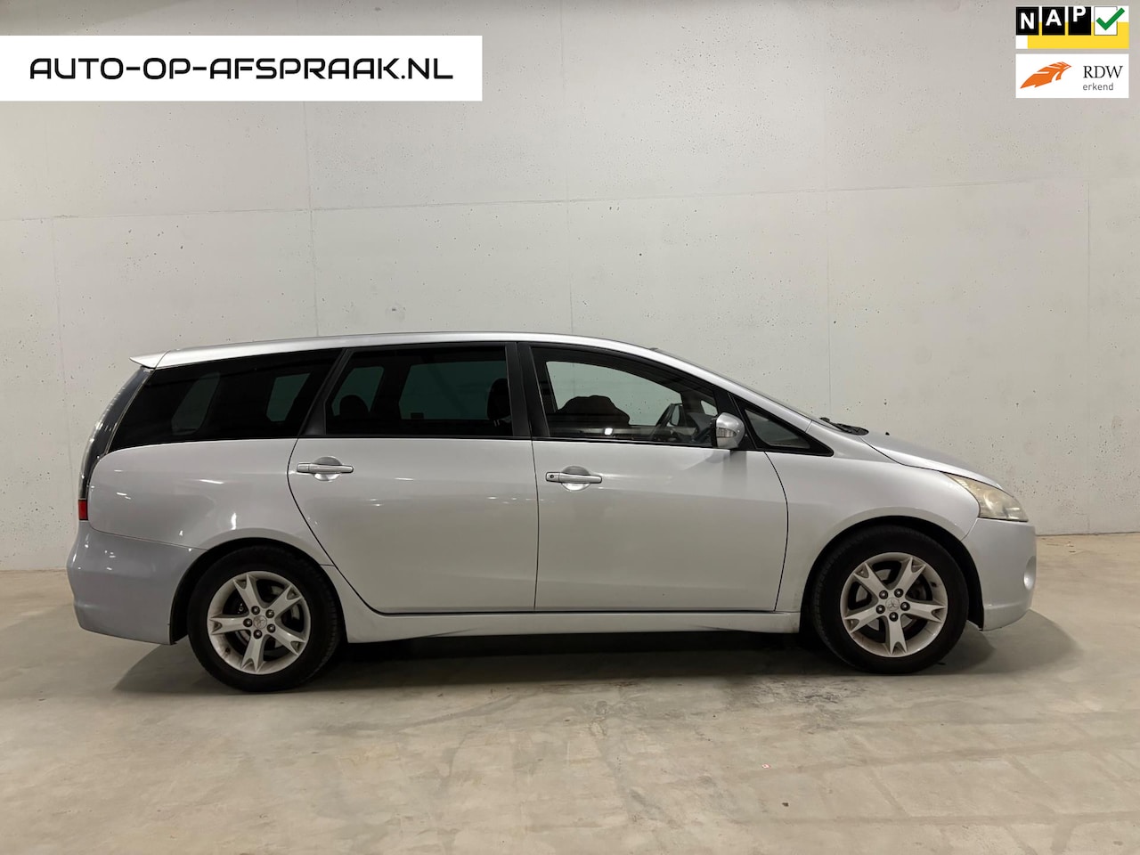 Mitsubishi Grandis - 2.4-16V Intense 7persoons Navi Airco Cruise - AutoWereld.nl