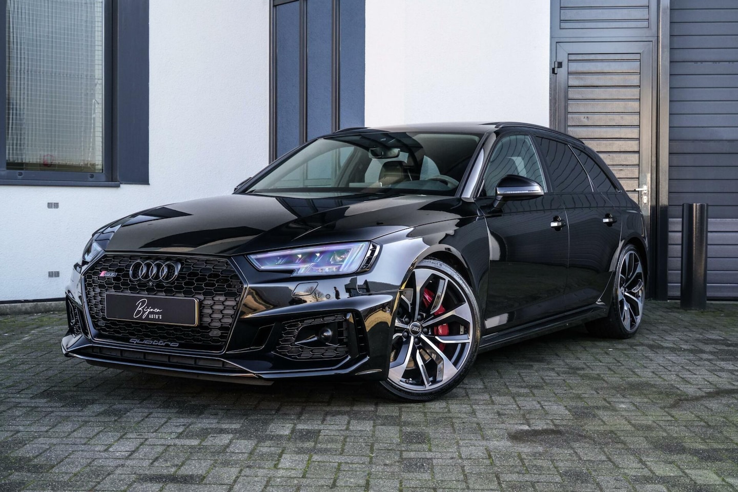 Audi RS4 - Avant 2.9 TFSI RS 4 Quattro PANO / CAMERA / HUD - AutoWereld.nl