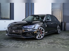 Audi RS4 - Avant 2.9 TFSI RS 4 Quattro PANO / CAMERA / HUD