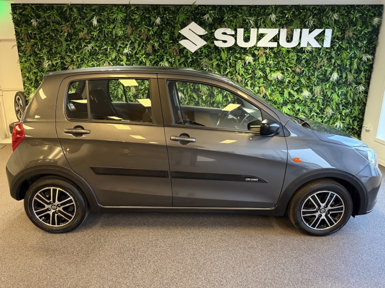 Suzuki Celerio - Weinig KM"s 1.0 Comfort GT Airco LMV PDC - AutoWereld.nl