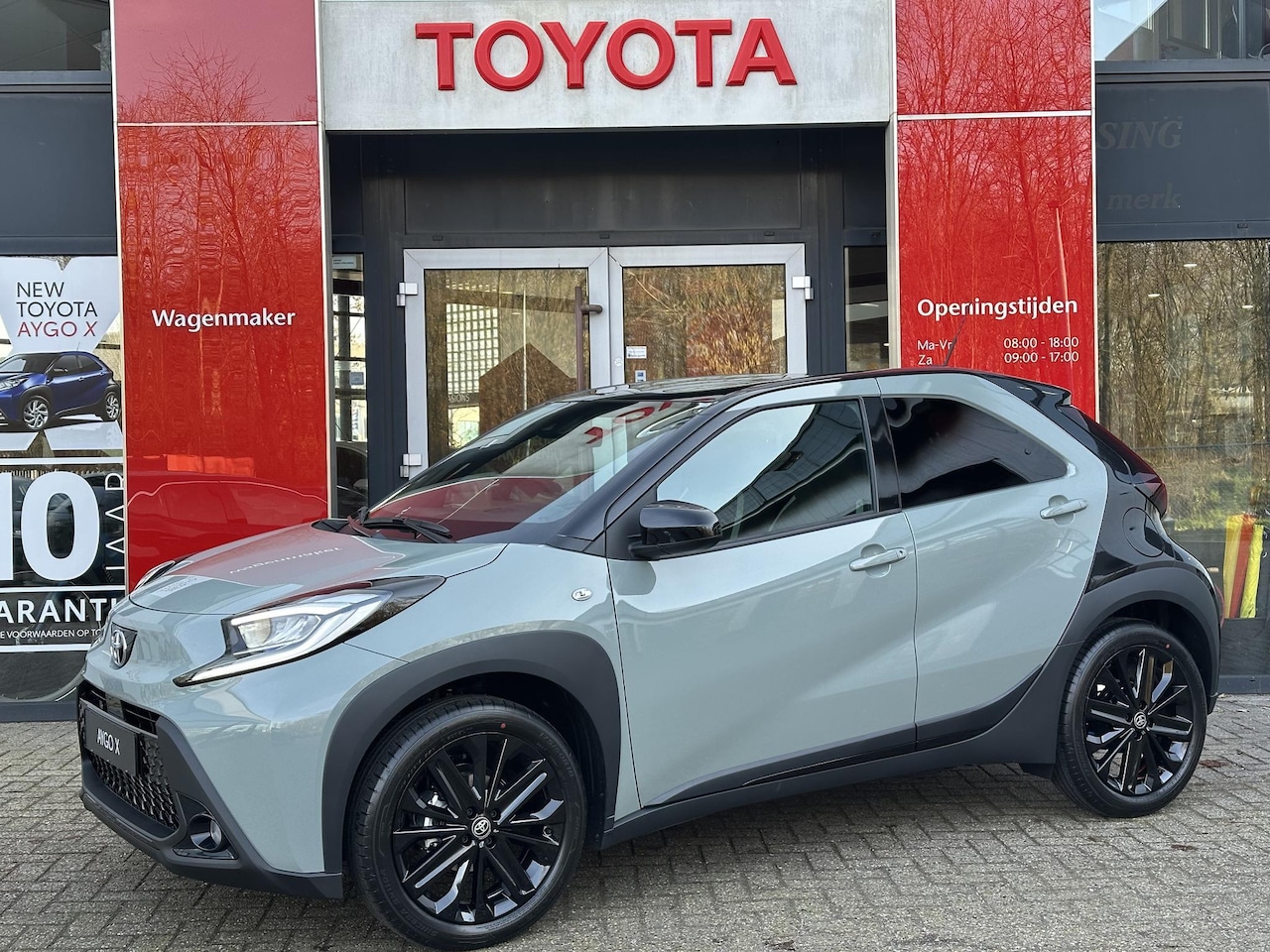 Toyota Aygo X - PULSE AUTOMAAT NIEUW DIRECT LEVERBAAR GETINT GLAS CLIMA DESIGN PACK 18'' LICHTMETAAL - AutoWereld.nl