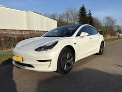 Tesla Model 3 - Standard RWD Plus 60 kWh / LEER / PANORAMADAK / AUTOPILOT / 133DKM NAP / INCL BTW