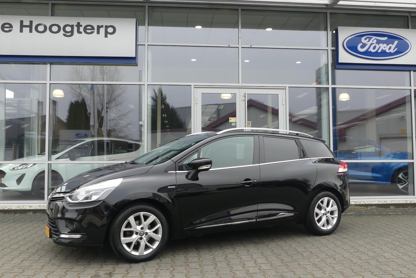 Renault Clio Estate - 0.9 TCe Limited NAVI.BOSE SOUND.CRUISE. - AutoWereld.nl