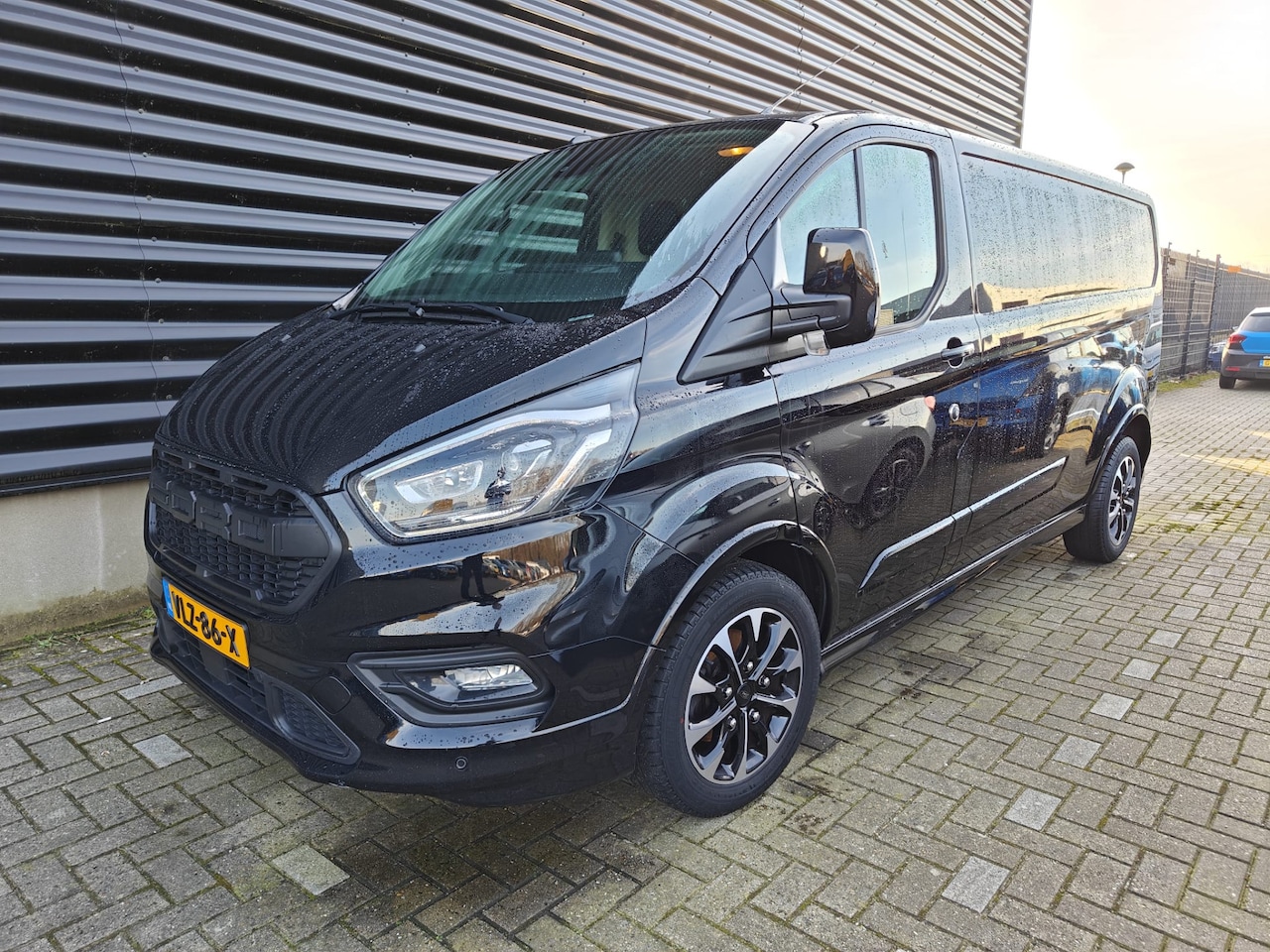 Ford Transit Custom - 320 2.0 TDCI L2H1 Sport 185PK Automaat | Trekhaak | BLIS - AutoWereld.nl