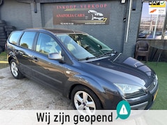 Ford Focus Wagon - 1.6-16V Futura *APK*AIRCO