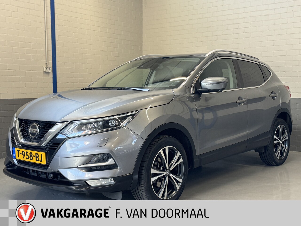 Nissan Qashqai - 1.3 DIG-T Automaat | Leder | LED | Pano | 360 camera - AutoWereld.nl