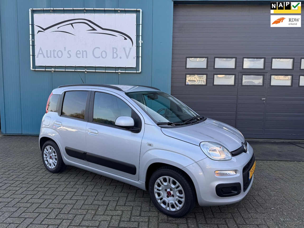 Fiat Panda - 0.9 TwinAir Lounge Automaat 5-deurs Navigatie Airco Pdc Uniek 42432 km NL Auto NAP Incl nw - AutoWereld.nl