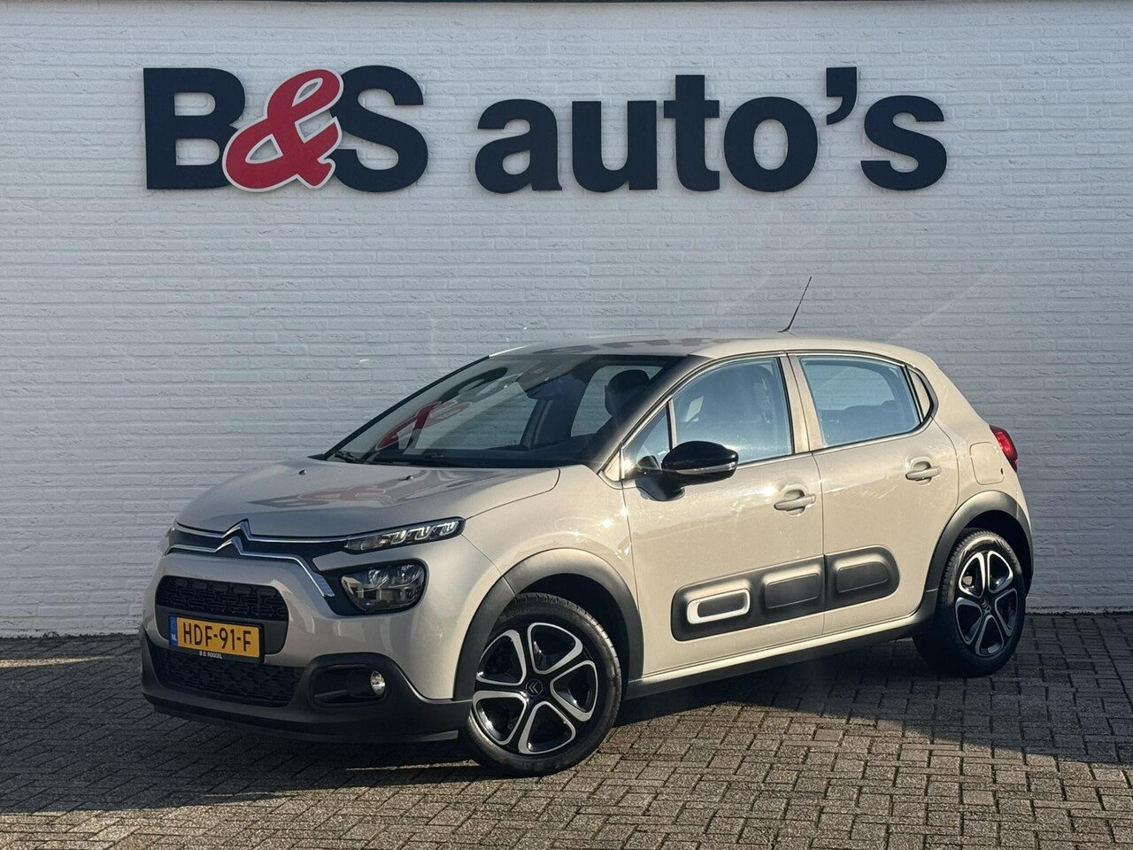 Citroën C3 - 1.2 PureTech C-Series Nieuwe distributieriem Carplay Cruise Navigatie Clima - AutoWereld.nl