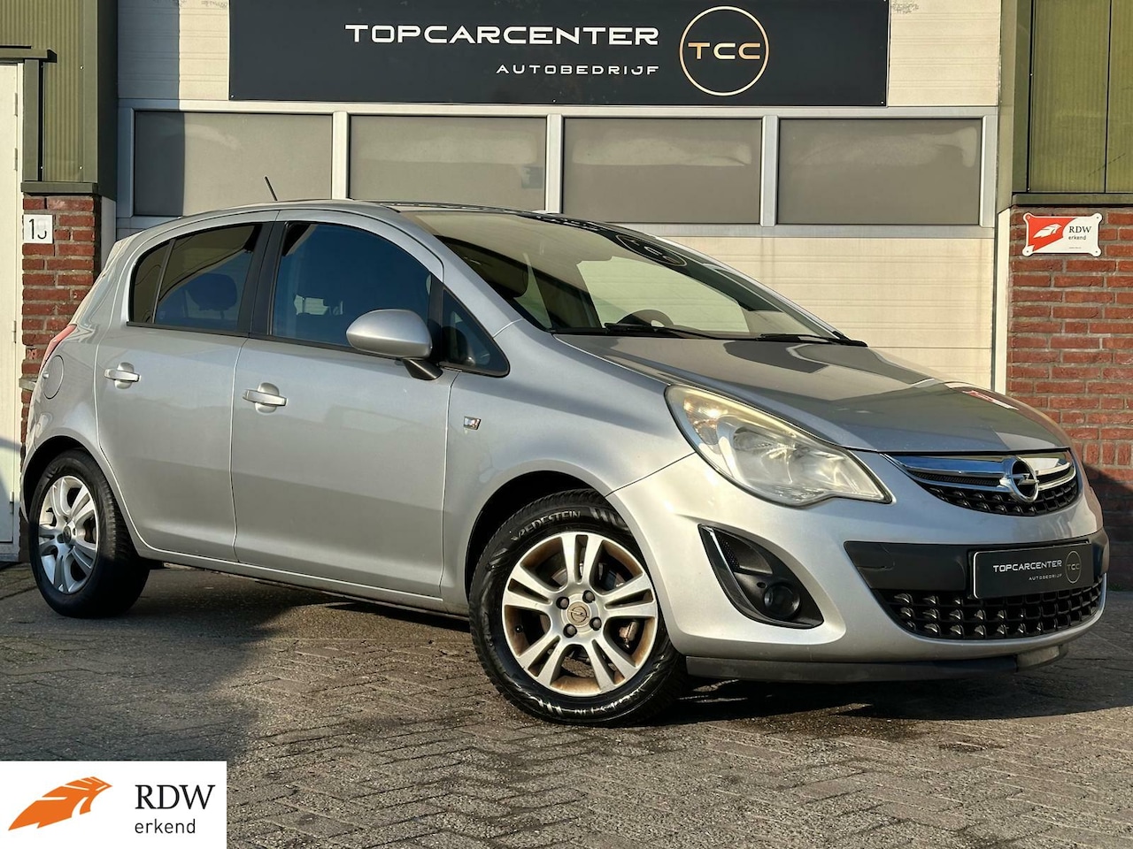 Opel Corsa - 1.2-16V Cosmo/AIRCO/5DRS/AUX/APK - AutoWereld.nl