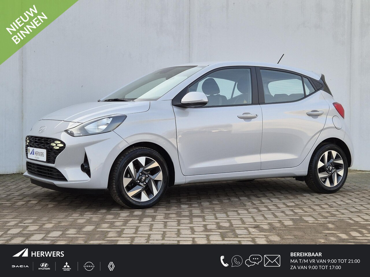 Hyundai i10 - 1.0 Comfort 5-zits Automaat / Navigatie via Apple Carplay Android Auto / Lichtmetalen wiel - AutoWereld.nl