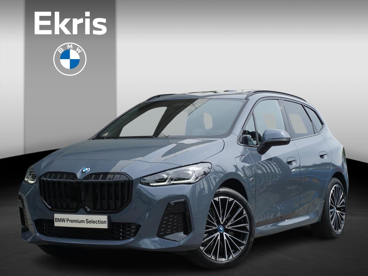 BMW 2-serie Active Tourer - 230e xDrive Aut. Panoramadak / Harman Kardon / Innovation Pack / 19" LMV / Driving Assista - AutoWereld.nl