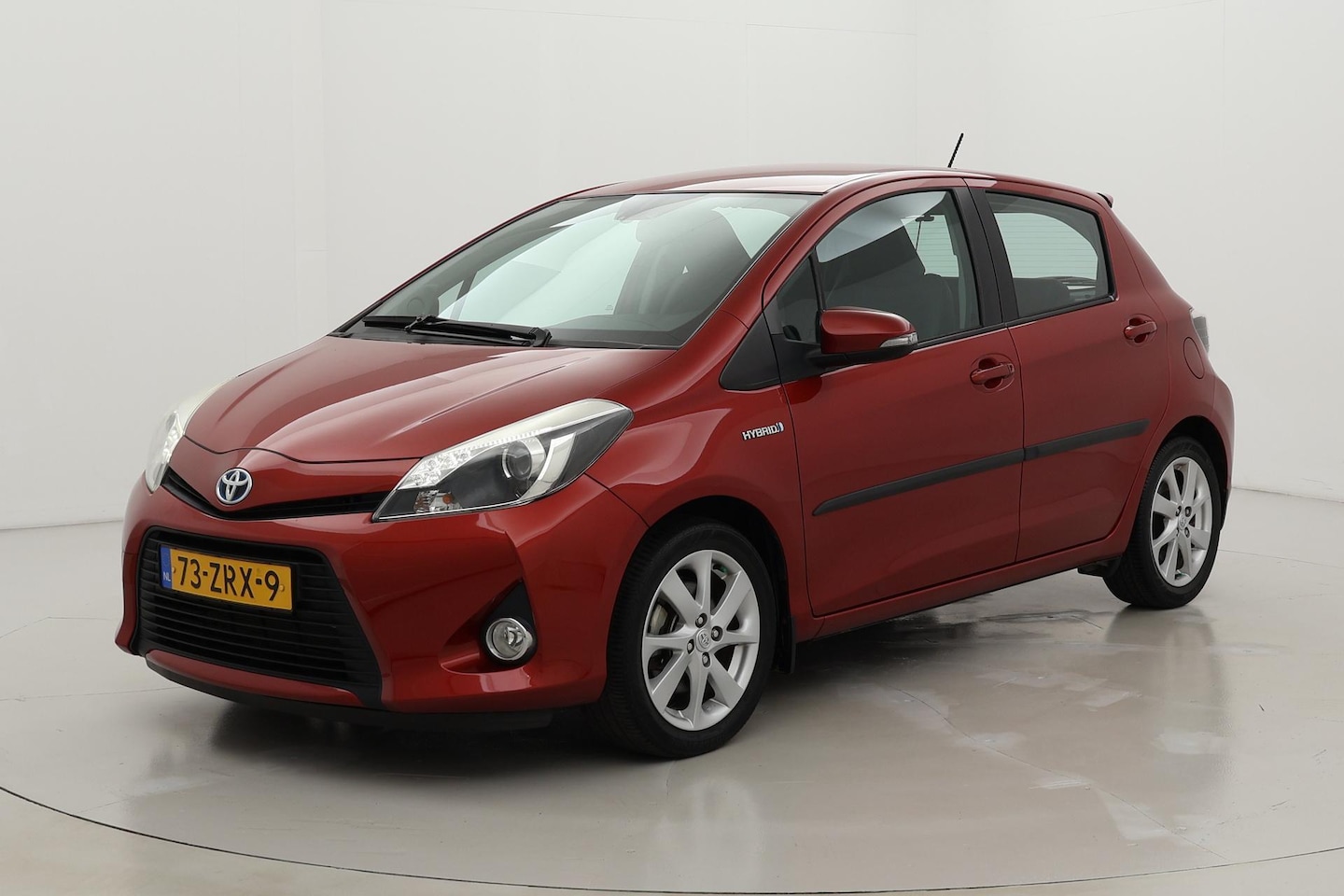 Toyota Yaris - 1.5 Hybrid Dynamic | Origineel NL | Navigatie - AutoWereld.nl