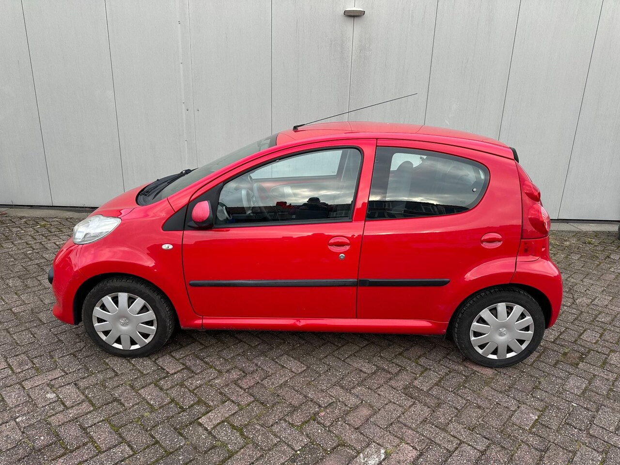 Peugeot 107 - 1.0-12V XS 1.0-12V XS - AutoWereld.nl