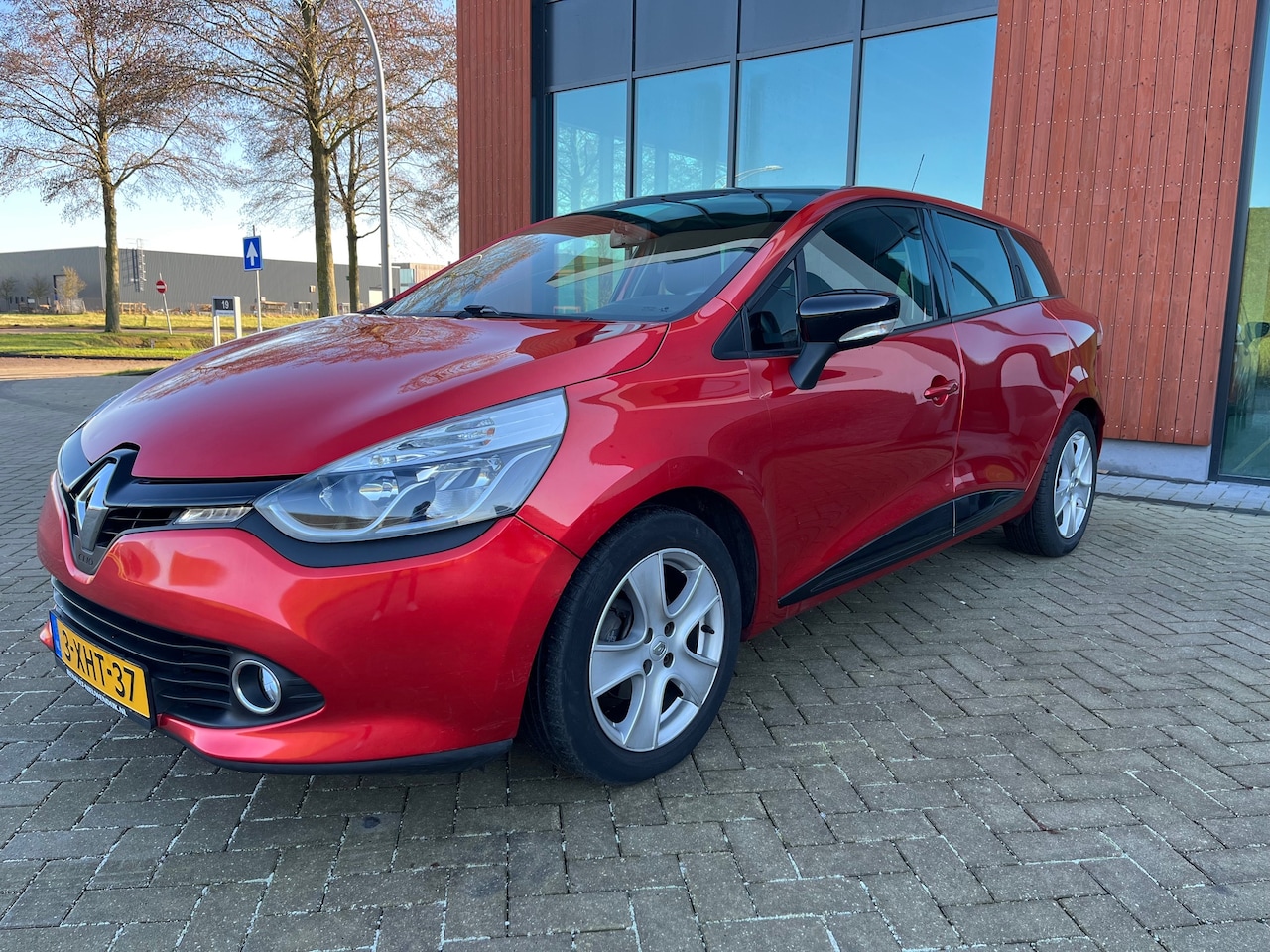 Renault Clio Estate - 1.2 Dynamique - AutoWereld.nl