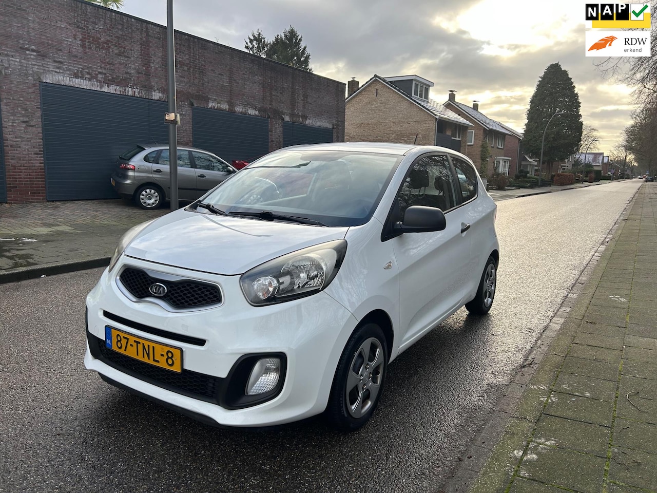 Kia Picanto - 1.0 CVVT ZEER NETTE AUTO,CENTRALE DEURVERGRENDELING,NIEUWE APK - AutoWereld.nl