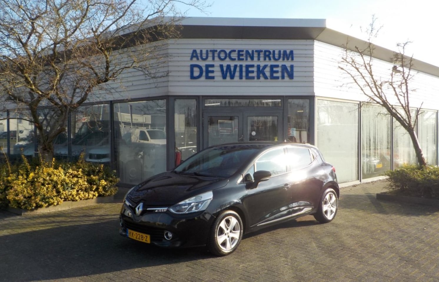 Renault Clio - 0.9 TCe LIMITED 5DRS AIRCO CRUISE CONTROL NAVIGATIE BLUETOOTH NI - AutoWereld.nl