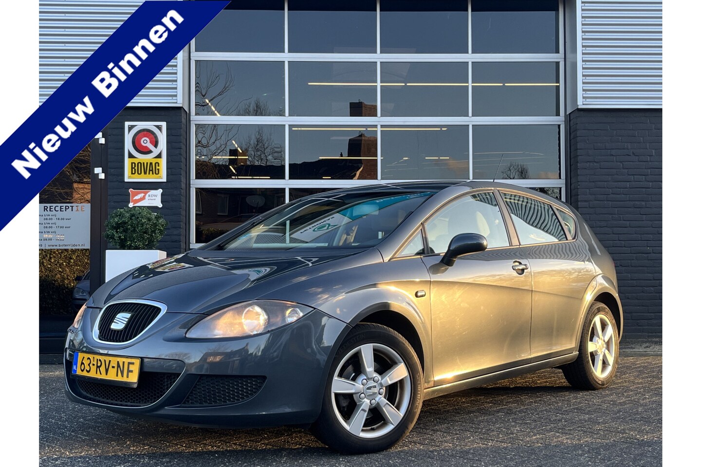 Seat Leon - 1.6 Reference 1.6 Reference, Airco, Radio, Half leder, 5drs, Lm - AutoWereld.nl