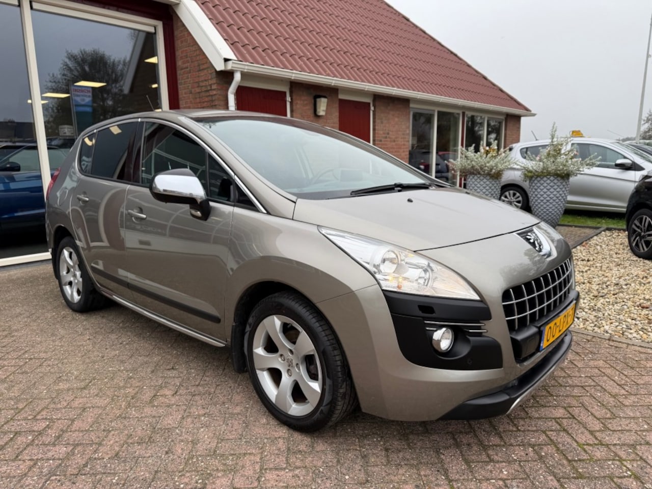 Peugeot 3008 - 1.6 VTI GT HOGE INSTAP EN EEN HOGE ZIT! - AutoWereld.nl