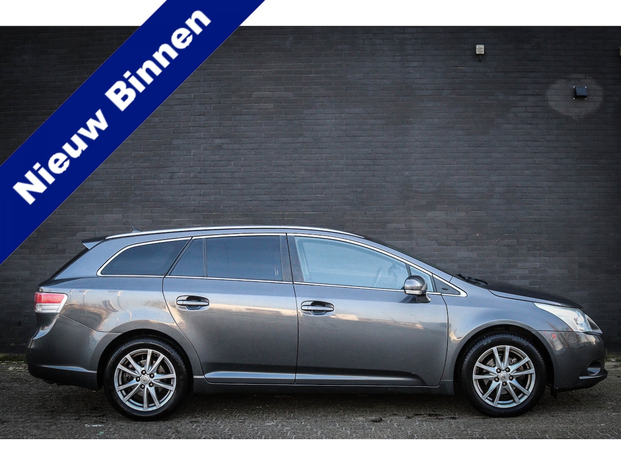 Toyota Avensis Wagon - 1.8 VVTi Business Net binnen; Jouw droomauto? - AutoWereld.nl