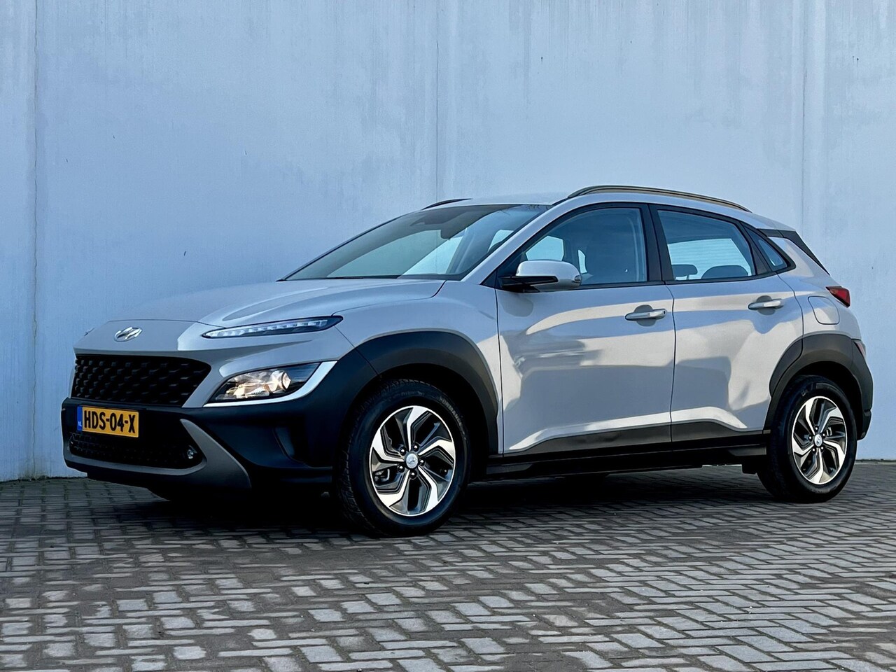 Hyundai Kona - 1.6 GDI HEV Comfort Automaat / Dealer onderhouden / Trekgewicht 1.300 kg / Navigatie via A - AutoWereld.nl