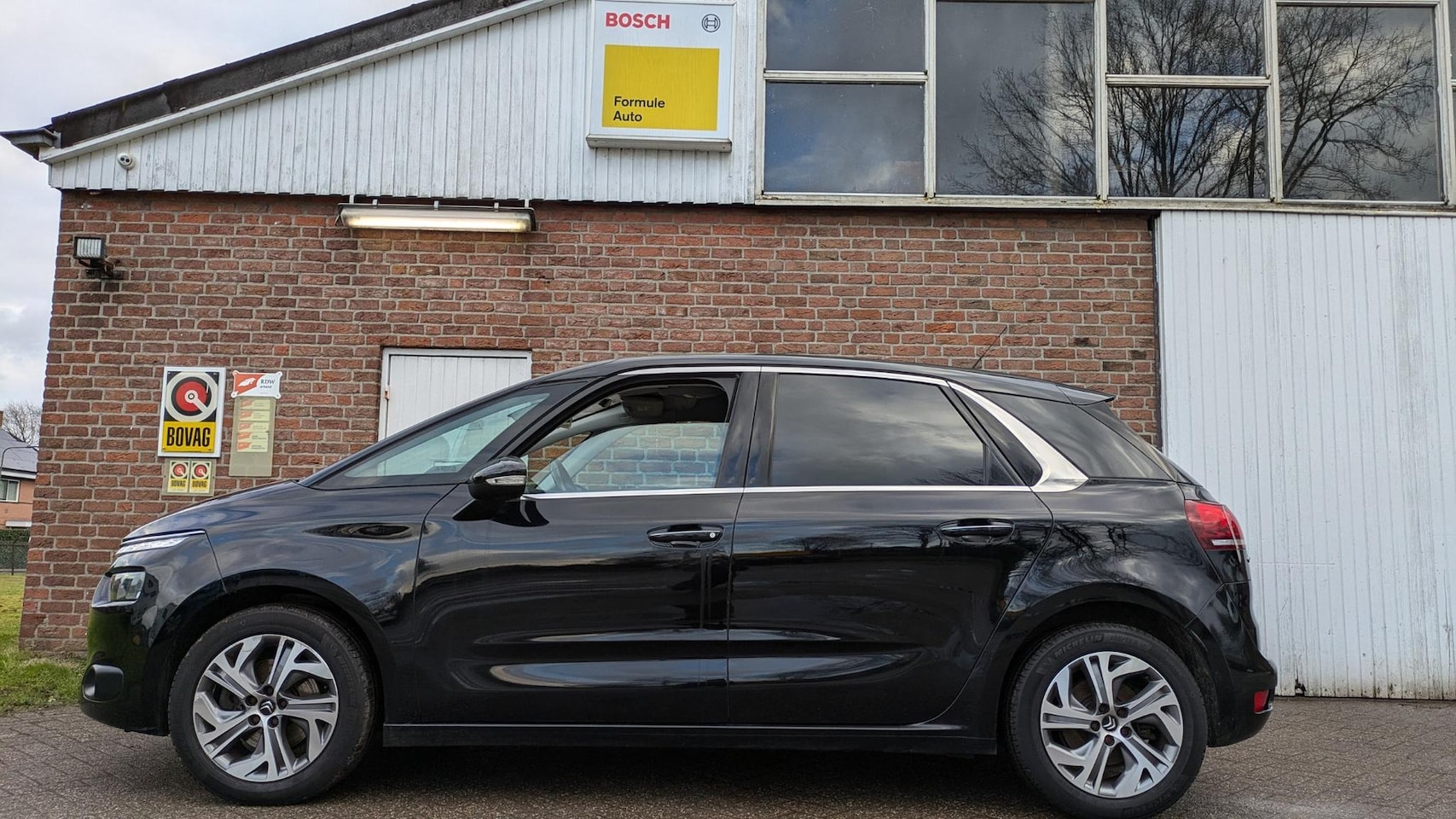 Citroën C4 Picasso - 1.6 THP Intensive - airco - camera- trekh. - AutoWereld.nl