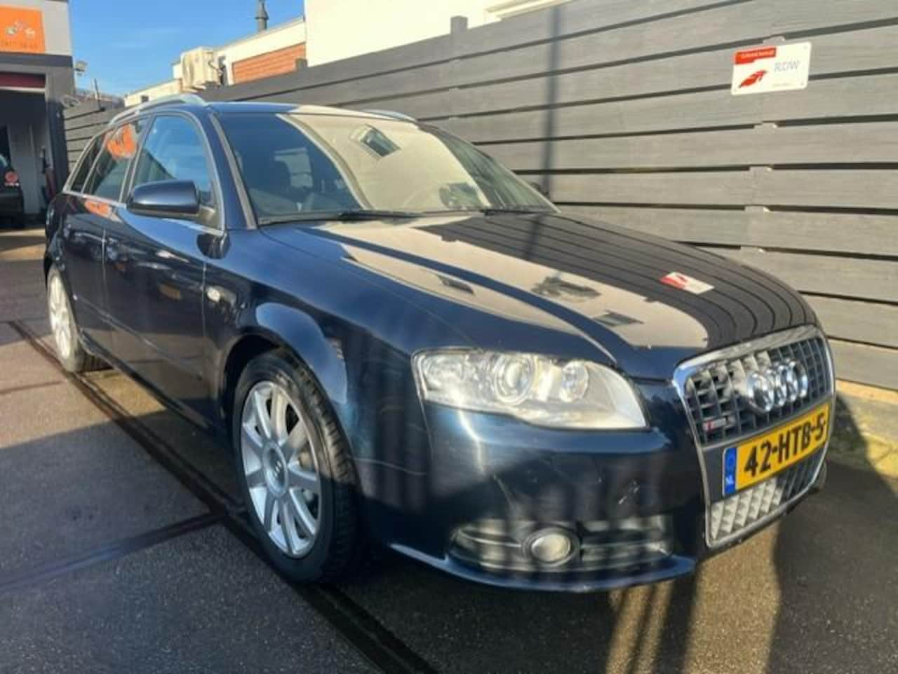 Audi A4 Avant - 2.0 TDI EERSTE EIGENAAR! S-Line! XENON/AUTOMAAT/LEER/CRUISE CONTR/PDC/APK/NAP! - AutoWereld.nl