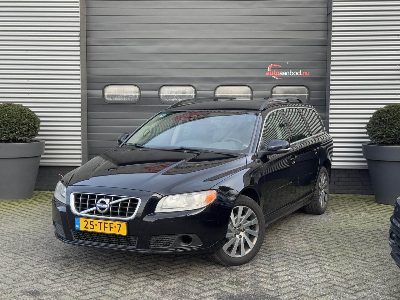 Volvo V70 - 2.0 D3 Limited Edition | Navigatie | Lichtmetalen Velgen | Lederen Bekleding | Elektrische - AutoWereld.nl