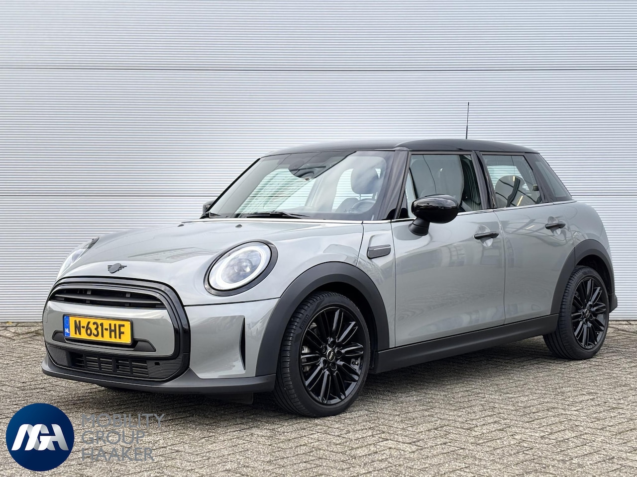 MINI Cooper - Mini 1.5 Business Edition I Apple Carplay I Lederen Bekleding I Parkeersensoren I Cruise C - AutoWereld.nl