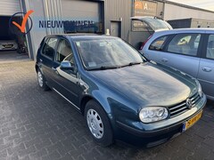 Volkswagen Golf - 1.6-16V Comfortline