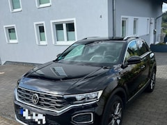 Volkswagen T-Roc - 1.5 TSI SPORT BJ.2019 AUTOMAAT PANO ACC TREKHAAK