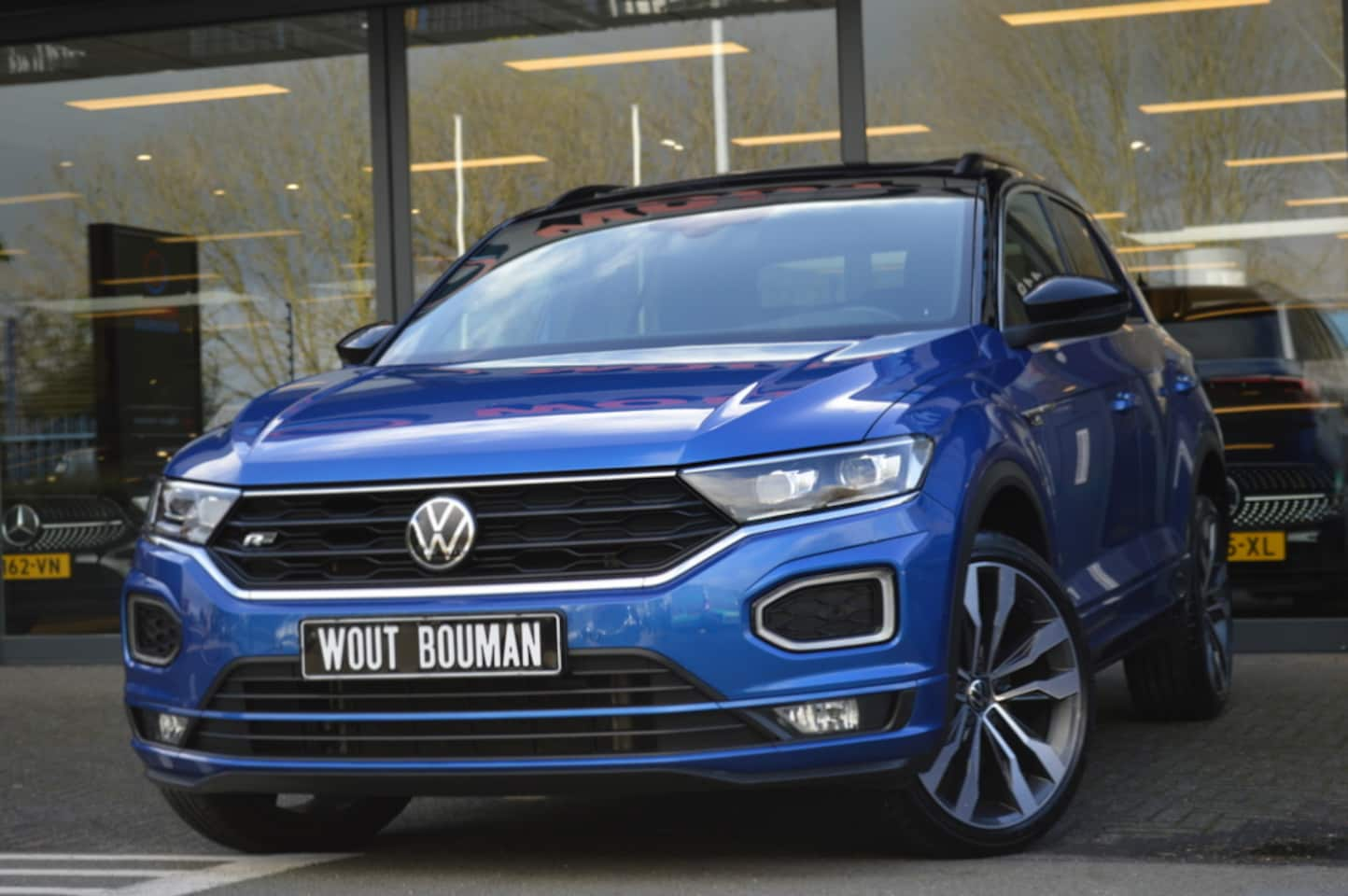 Volkswagen T-Roc - 1.5 TSI R-Line DSG Led Panorama Virtual Camera Afn.trekh Pdc - AutoWereld.nl