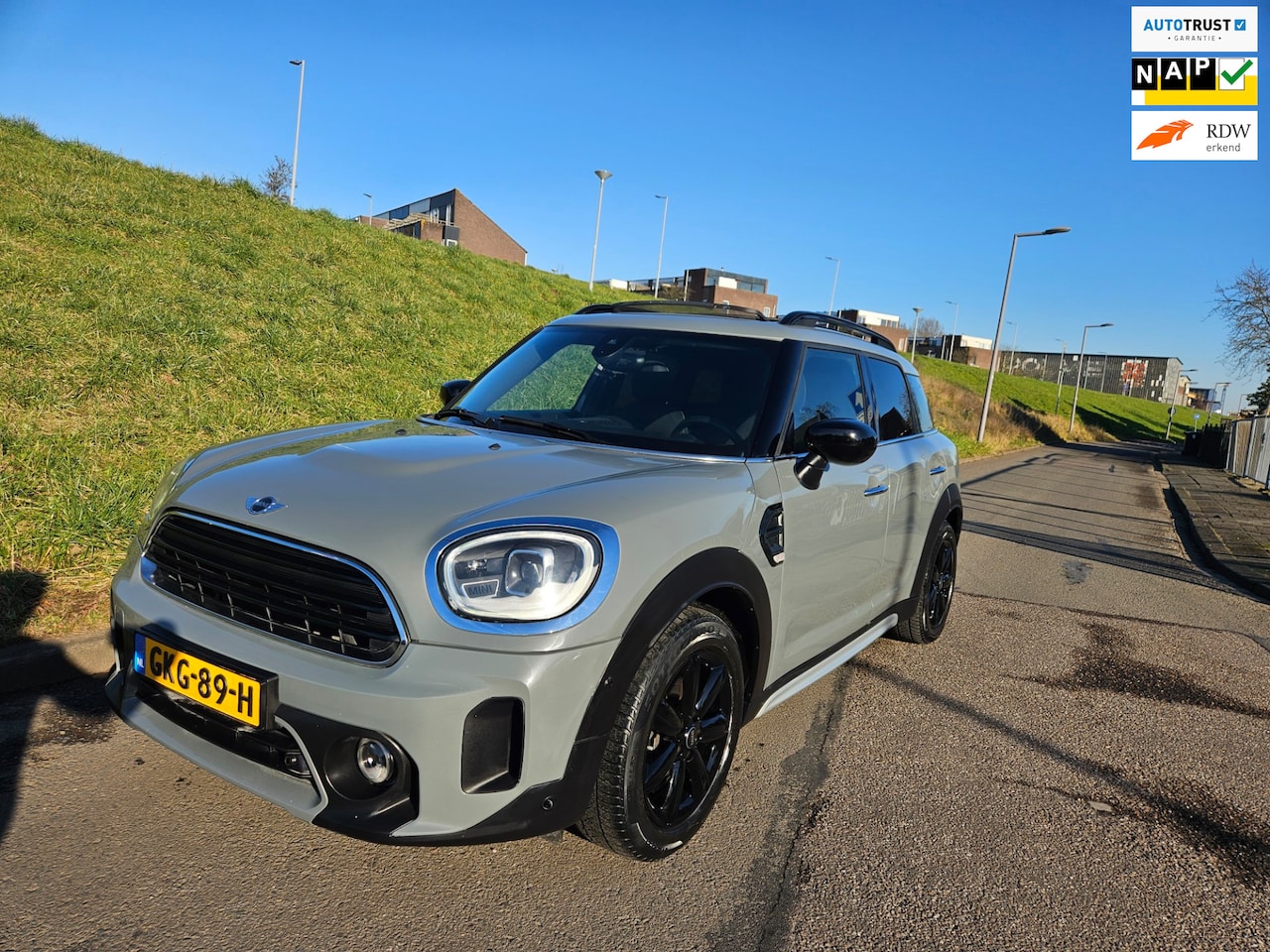 MINI Countryman - Mini 1.5 Cooper Essential automaat+opendak+pdc - AutoWereld.nl