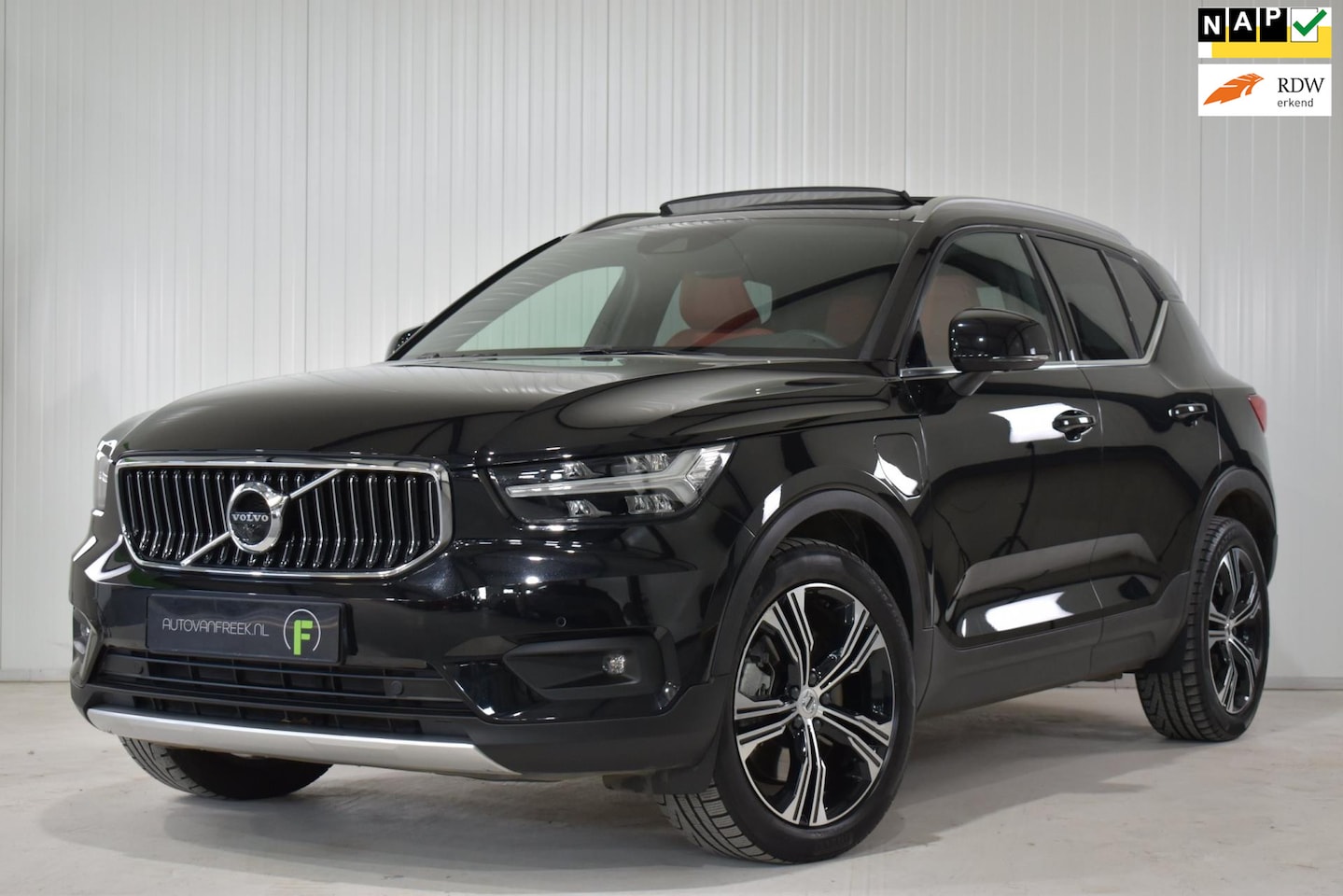 Volvo XC40 - 1.5 T5 Recharge Inscription Luxe | PANO | TREKHAAK | H&K | ADAPT CRUISE | 360 CAMERA | LED - AutoWereld.nl