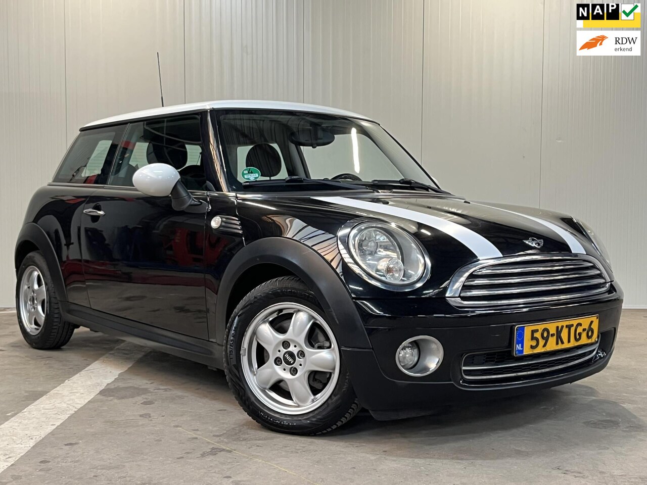 MINI Cooper - Mini 1.6 Airco Cruise Control Navigatie - AutoWereld.nl