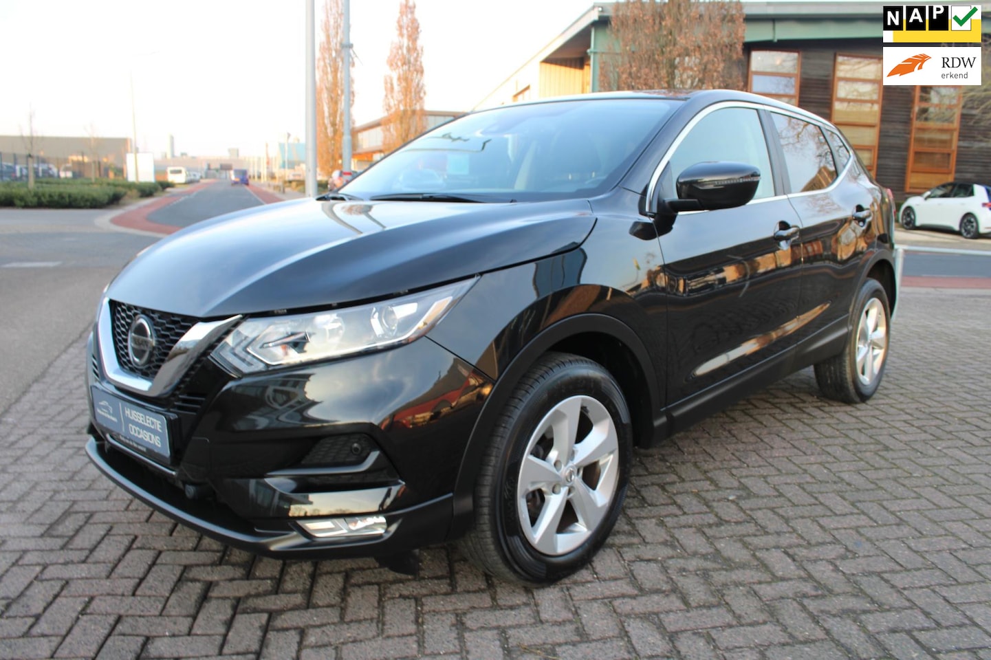 Nissan Qashqai - ACENTA 140 PK 17 INCH NAV. NIEUWE MODEL - AutoWereld.nl