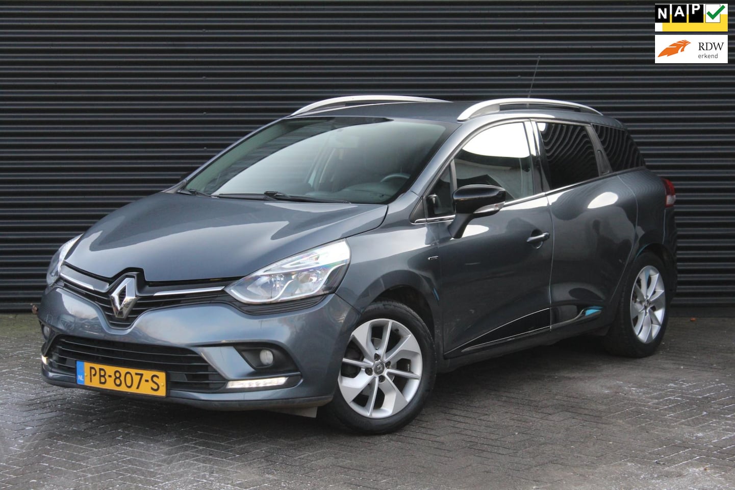 Renault Clio Estate - 0.9 TCe Limited | Navi | Trekhaak | Cruise | PDC | - AutoWereld.nl