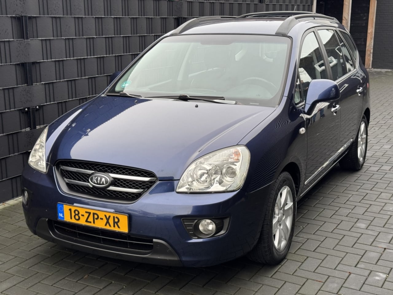 Kia Carens - 2.0 CVVT X-ecutive| AUTOMAAT| CLIMA| TREKHAAK| NAP - AutoWereld.nl