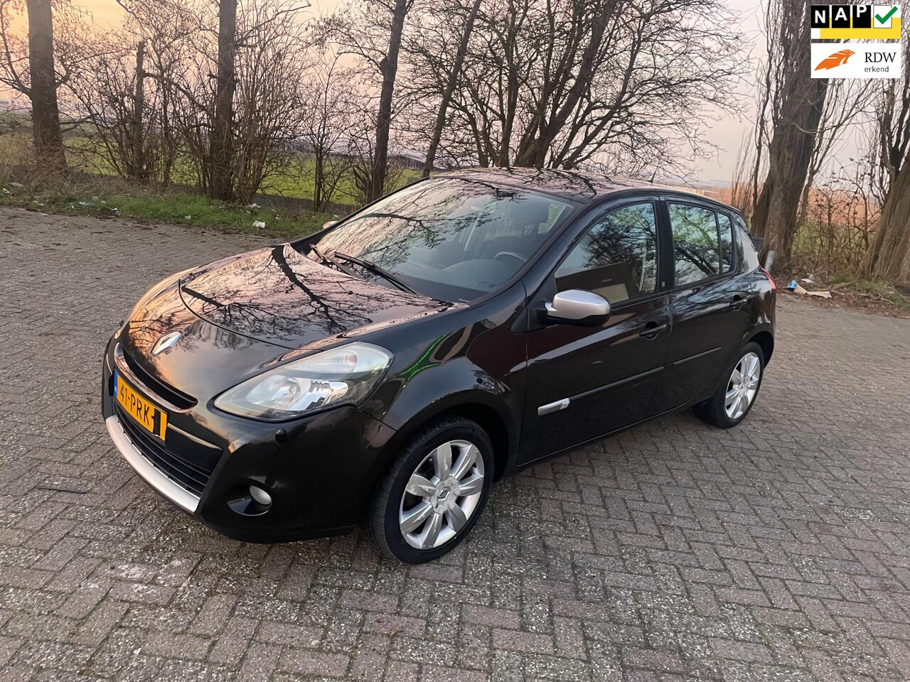 Renault Clio - 1.2 TCe 20th Anniversary Eerste eigenaar - AutoWereld.nl