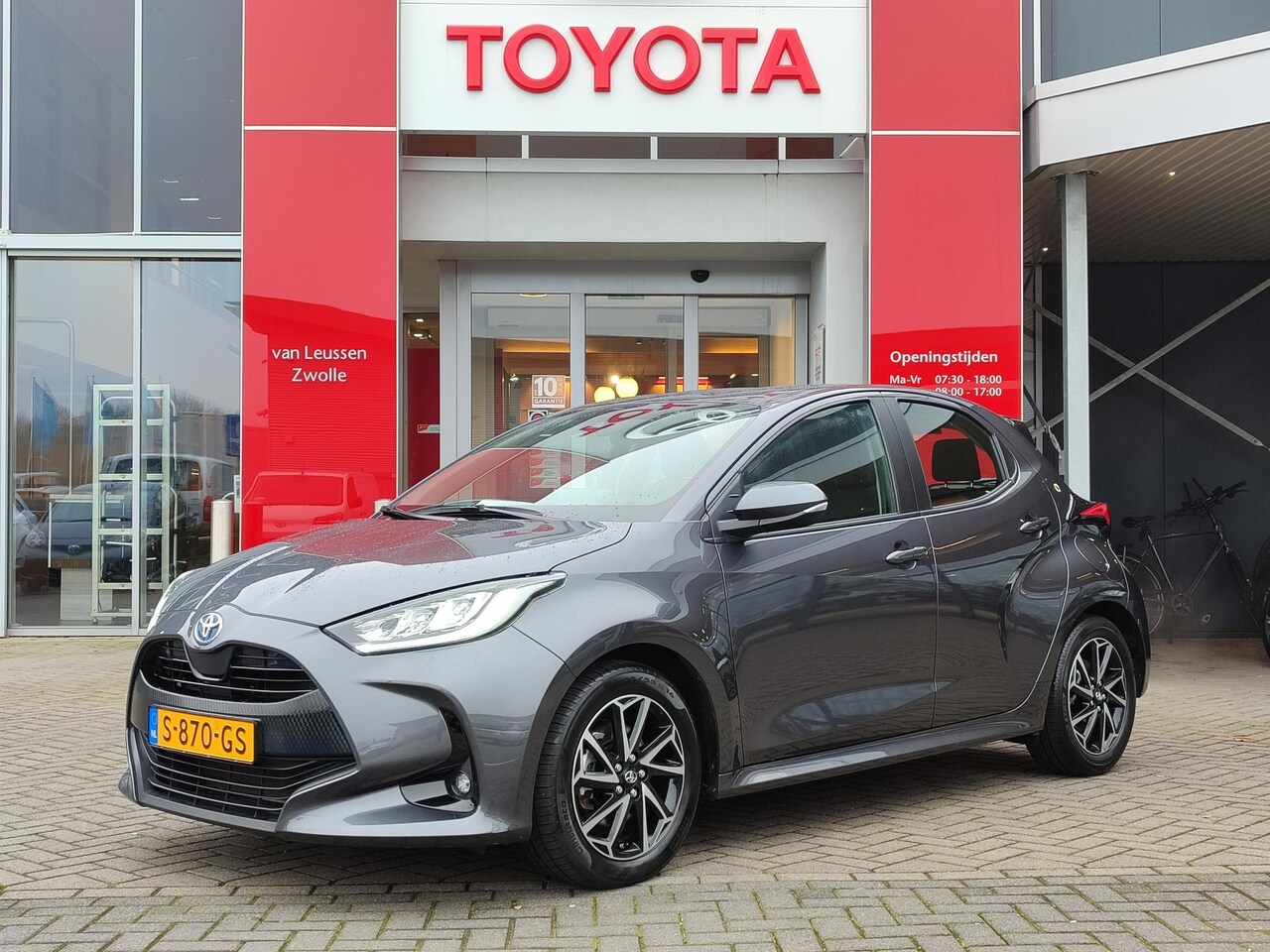 Toyota Yaris - 1.5 Hybrid Dynamic KEYLESS LED 16' LM-VELGEN CAMERA APPLE/ANDROID CLIMA AD-CRUISE BLUETOOT - AutoWereld.nl