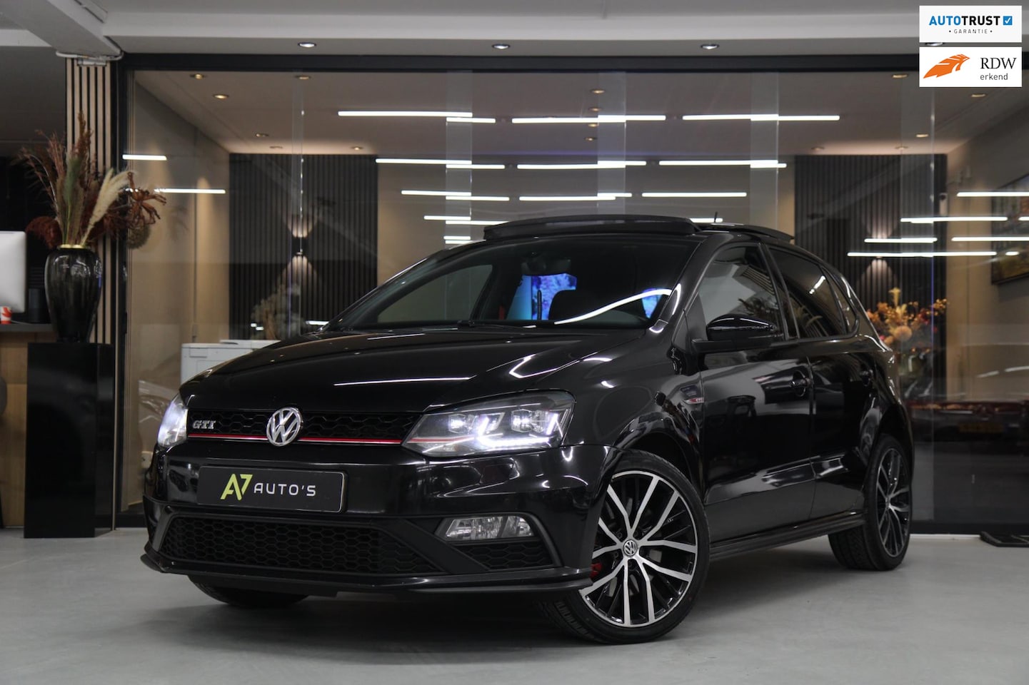 Volkswagen Polo - 1.8 TSI GTI /PANO/5D/STOELV/CARPLAY/BOMVOL - AutoWereld.nl