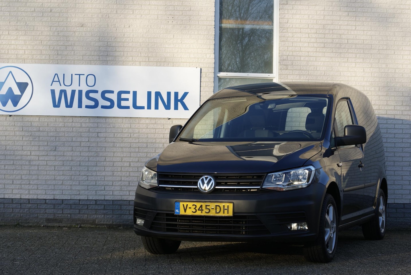 Volkswagen Caddy - 2.0 TDI L1H1 BMT Comfortline Navi/DAB/PDC/Trekhaak - AutoWereld.nl