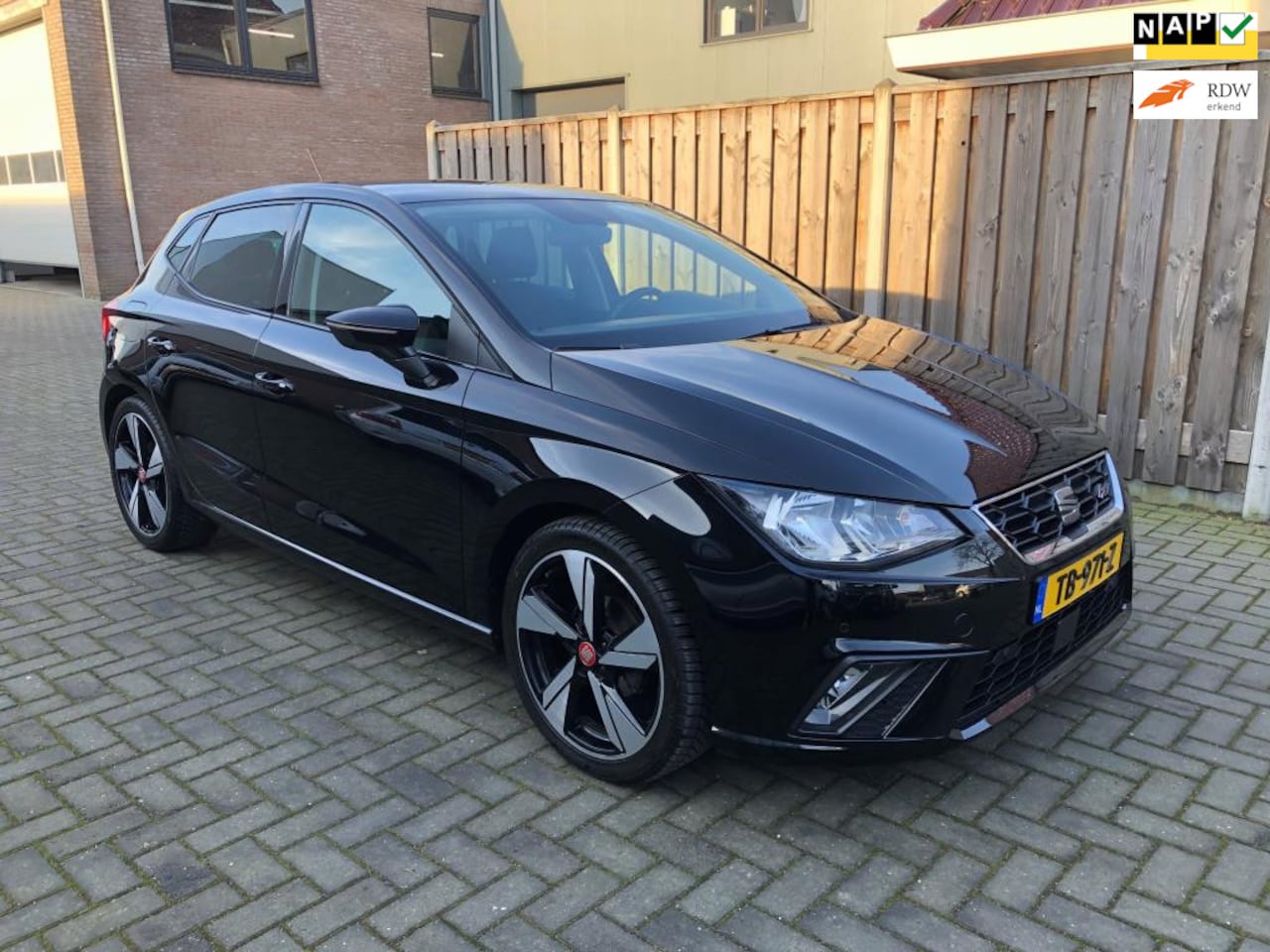 Seat Ibiza - 1.0 TSI FR Business Intense Navi NAP Apple Car Play - AutoWereld.nl