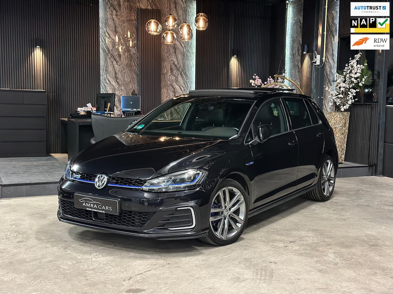 Volkswagen Golf - 1.4 TSI PHEV GTE|PANO|KEYLESS GO|BOMVOL! - AutoWereld.nl